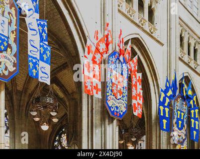 Das Innere der majestätischen Kathedrale des Heiligen Kreuzes in Orleans, Frankreich. Gewidmet dem Gedenken an Joan of Arc, die Orleans vor dem englischen Take rettete Stockfoto