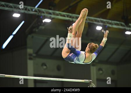 Rimini, Italien. Mai 2024. KINSELLA Alice (GBR) UB während der künstlerischen Turn-Europameisterschaft - Frauen, Turnen in Rimini, Italien, 02. Mai 2024 Credit: Independent Photo Agency/Alamy Live News Stockfoto