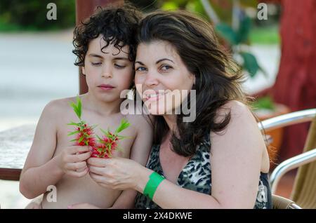 Familienporträt Mutter und männlicher Junge Stockfoto