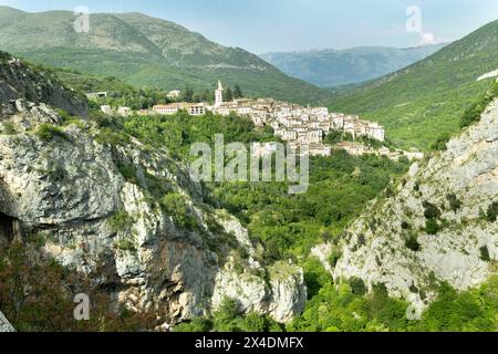 Panoramablick auf Anversa degli Abruzzi Italien Provinz L'Aquila Stockfoto