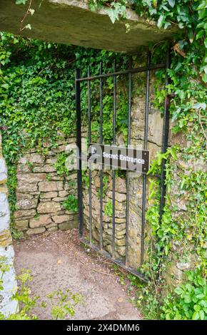 Geheimer Eingang zum Manorbier Castle, Manorbier, Pembrokeshire, Wales Stockfoto