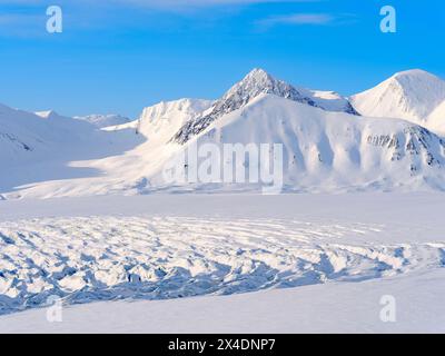 Gletscher Fridtjovbreen. Landschaft im Van-Mijenfjorden-Nationalpark (ehemaliger Nordenskiold-Nationalpark), Insel Spitzbergen. Stockfoto