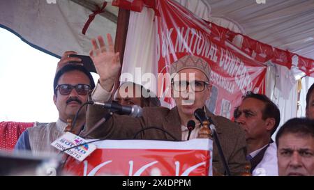 Srinagar, Jammu Und Kaschmir, Indien. Mai 2024. Ehemaliger Chefminister und Präsident der Jammu und der Nationalkonferenz von Kaschmir (JKNC) Omar Abdullah während einer Wahlkundgebung vor der dritten Phase der Wahl der indischen Parlamentswahlen im Bezirk Baramulla in Kaschmir (Credit Image: © Sajad Hameed/ZUMA Press Wire) NUR REDAKTIONELLE VERWENDUNG! Nicht für kommerzielle ZWECKE! Stockfoto