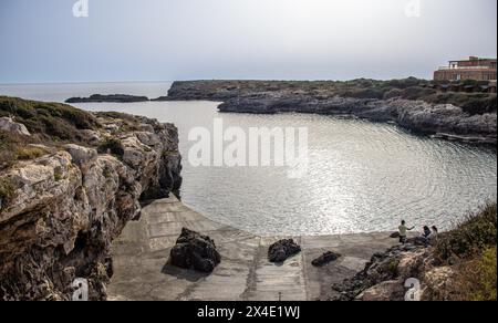 Fotografía panorámica del embarcadero en la ciudad de Binibeca Vell. Menorca, España Stockfoto