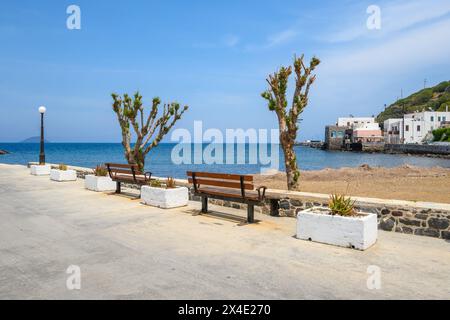 Mandraki Village. Madraki ist die Hauptstadt und der Haupthafen der Insel Nisyros in Griechenland Stockfoto