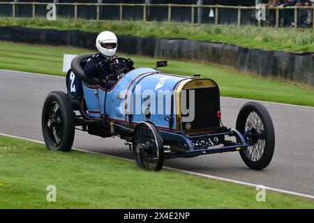 Ich beende das Rennen mit drei Reifen auf meinem Wagen, Tom Wood, Peugeot Indianapolis, SF Edge Trophy, für Edwardian-Autos und Aero-Motor-Specials i Stockfoto