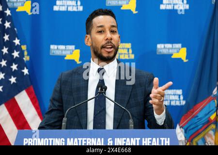 Brooklyn, Usa. Mai 2024. Antonio Reynoso, Präsident des Brooklyn Borough, spricht über die Bemühungen im Bundesstaat New York, die Gesundheit von Müttern und Kindern zu verbessern, in Brooklyn, New York. Quelle: SOPA Images Limited/Alamy Live News Stockfoto