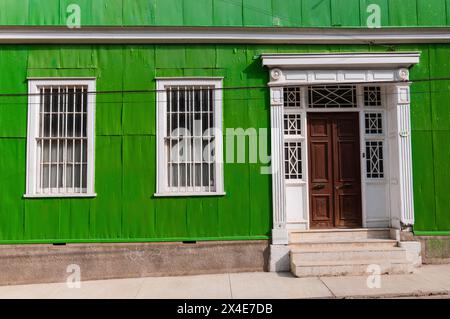 Ein farbenfrohes Haus im Bezirk Cerro Agures. Stockfoto