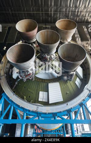 Rocketdyne J-2-Triebwerke auf S-II (zweite Stufe) der Saturn V Moon Rocket. Davidson Center for Space Exploration: Saturn V Hall. US-Raumfahrt und Rakete CEN Stockfoto