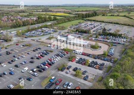 Luftaufnahme von Thornhill Park & Ride, Headington, Oxford, Großbritannien. Stockfoto