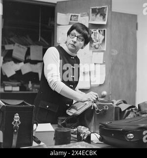 Charlotte Brooks, Fotografin, im Arbeitszimmer des Look Magazine, 1969 Stockfoto