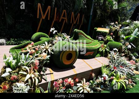 Miami, USA. Mai 2024. Paddock Club-Atmosphäre. Formel-1-Weltmeisterschaft, Rd 6, Miami Grand Prix, Donnerstag, 2. Mai 2024. Miami International Autodrome, Miami, Florida, USA. Quelle: James Moy/Alamy Live News Stockfoto