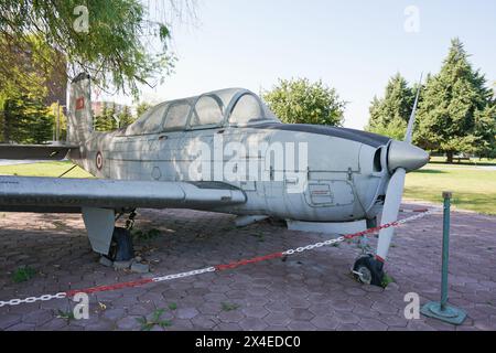 ESKISEHIR, TURKIYE - 17. SEPTEMBER 2023: Ein Flugzeug im Vecihi Hurkus Aviation Park Stockfoto