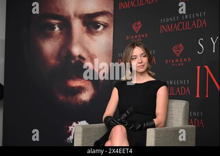 Mexiko-Stadt, Mexiko. Mai 2024. Schauspielerin Sydney Sweeney nimmt am 2. Mai 2024 an der „Immaculate“-Pressekonferenz im Four Seasons Hotel in Mexico City, Mexiko, Teil. (Foto: Carlos Tischler/Eyepix Group) Credit: NurPhoto SRL/Alamy Live News Stockfoto