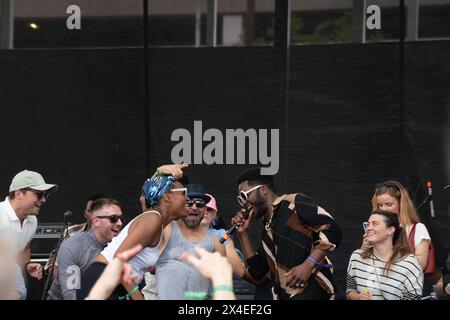 April 2024, Austin, Texas, USA: 28. April 2024. Austin, Texas. Cimafunk tritt beim Austin Blues fest auf. (Kreditbild: © Sandra Dahdah/ZUMA Press Wire) NUR REDAKTIONELLE VERWENDUNG! Nicht für kommerzielle ZWECKE! Stockfoto