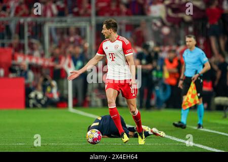 30. April 2024: Allianz Arena, München: Leon Goretzka (8 Bayern München) beschwert sich während des Halbfinalspiels der UEFA Champions League zwischen dem FC Bayern München und Real Madrid in der Allianz Arena in München. Stockfoto