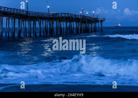 USA, North Carolina, Avon. Atlantik am Avon Fishing Pier Stockfoto