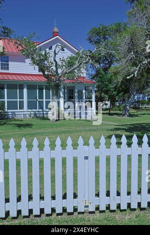 USA, North Carolina, Ocracoke Island. Das Haus des Ocracoke-Lichthüters Stockfoto