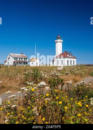 Das Point Wilson Light ist eine aktive Navigationshilfe im Fort Worden State Park in der Nähe von Port Townsend im Jefferson County im Bundesstaat Washington. Stockfoto