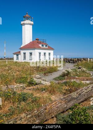 Das Point Wilson Light ist eine aktive Navigationshilfe im Fort Worden State Park in der Nähe von Port Townsend im Jefferson County im Bundesstaat Washington. Stockfoto