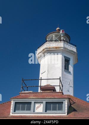 Das Point Wilson Light ist eine aktive Navigationshilfe im Fort Worden State Park in der Nähe von Port Townsend im Jefferson County im Bundesstaat Washington. Stockfoto