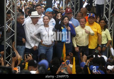 Maracaibo, Venezuela. Mai 2024. Venezuela-Maracaibo-05-02-2024. Die Präsidentin der politischen Partei "UN Nuevo Tiempo" (UNT) Nora Bracho gibt am Donnerstag, den 2. Mai, in Maracaibo, Venezuela, ihre Unterstützung für María Corina und die Präsidentschaftskandidatin der Unidad Demicratica Edmundo González bekannt. (Foto: Humberto Matheus/SIPA USA) Credit: SIPA USA/Alamy Live News Stockfoto