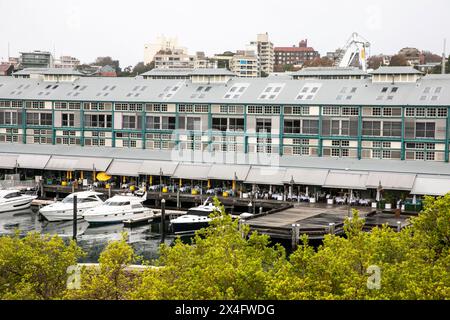 Woolloomooloo Wharf, auch bekannt als The Finger Wharf, ist der längste Holzstapelanleger der Welt und steht unter Denkmalschutz in Sydney, NSW, Australien Stockfoto