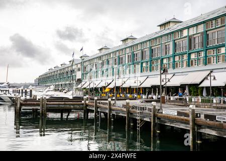 Woolloomooloo Wharf, auch bekannt als The Finger Wharf, ist der längste Holzstapelanleger der Welt und steht unter Denkmalschutz in Sydney, NSW, Australien Stockfoto