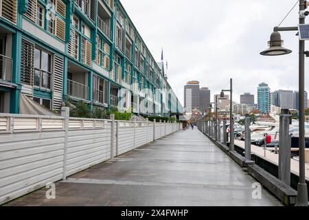 Woolloomooloo Wharf, auch bekannt als The Finger Wharf, ist der längste Holzstapelanleger der Welt und steht unter Denkmalschutz in Sydney, NSW, Australien Stockfoto