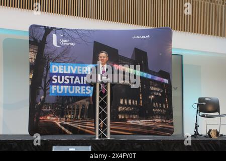 Belfast, Großbritannien. Mai 2024. Der chinesische Botschafter im Vereinigten Königreich, Zheng Zeguang, spricht während eines Forums zur Bildungszusammenarbeit an der Ulster University in Belfast, Nordirland, Großbritannien, am 1. Mai 2024. Beamte und Akademiker, die an einem Forum teilnehmen, haben die Zusammenarbeit zwischen China und Großbritannien im Bildungsbereich gefördert. Das Forum zur Bildungszusammenarbeit fand am Mittwoch an der Universität Ulster statt. UM MIT „Bildungsforum ruft zur Förderung der Zusammenarbeit zwischen China und Großbritannien“ zu beginnen Credit: Sun Xiaoling/Xinhua/Alamy Live News Stockfoto