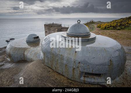 Marinemonitorenanlage als Teil der „Atlantischen Mauer“ der deutschen Wehranlage des Zweiten Weltkriegs auf der Insel Jersey, Chanel Islands. Stockfoto