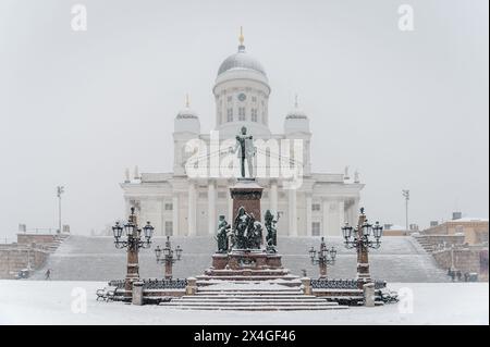 Vor Der Kathedrale Von Helsinki, Helsinki, Finnland Stockfoto