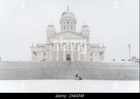 Vor Der Kathedrale Von Helsinki, Helsinki, Finnland Stockfoto