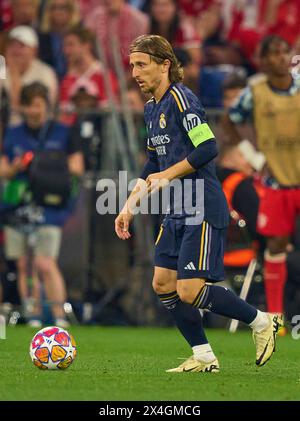 Luka MODRIC, Real Madrid 10 im Halbfinalspiel FC BAYERN MÜNCHEN - REAL MADRID 2-2 der Fußball UEFA Champions League in der Saison 2023/2024 in München, 30. April 2024. Halbfinale, FCB, München © Peter Schatz / Alamy Live News Stockfoto