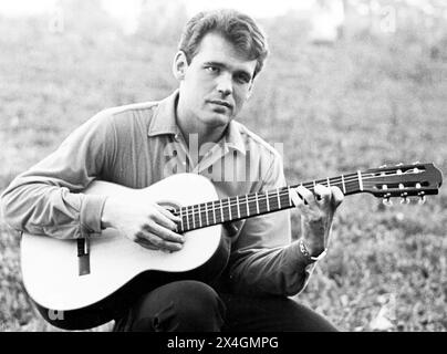 DUANE EDDY (1938–2024) US-amerikanischer Gitarrist um 1957 Stockfoto