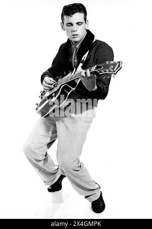 DUANE EDDY (1938–2024) US-amerikanischer Gitarrist um 1957 Stockfoto