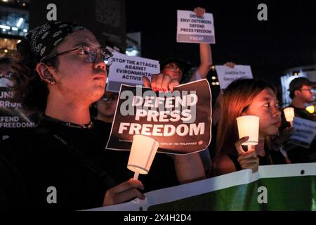 Am 3. Mai 2024, dem World Press Freedom Day, versammeln sich Mediengruppen und Organisationen im Boy Scout Circle in Quezon City, Philippinen, um das Klima der Straflosigkeit und die unerbittlichen Angriffe auf Presse und Redefreiheit anzuprangern. Ein Bericht, der dieses Jahr von Reporters Without Borders RSF World Press Freedom Index veröffentlicht wurde, belegte die Philippinen auf Platz 134 von 180 Ländern. Copyright: XDeoxMontesclarosx Stockfoto