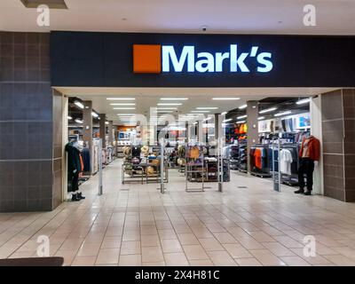 Toronto, ON, Kanada – 10. Januar 2024: Sehen Sie das Logoschild von Marks Geschäft in Toronto Stockfoto