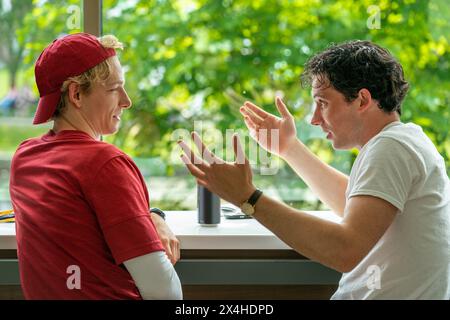 JOSH O’CONNOR und MIKE FAIST in CHALLENGERS (2024), Regie: LUCA GUADAGNINO. Beschreibung: Metro-Goldwyn-Mayer (MGM)/Pascal Pictures/Album Stockfoto