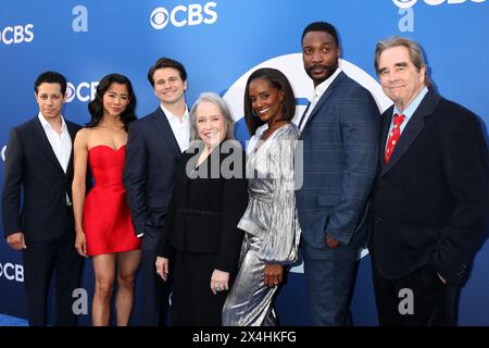 Mai 2024, Los Angeles, CA, USA: LOS ANGELES - 2. MAI: David Del Rio, Leah Lewis, Jason Ritter, Kathy Bates, Skye P. Marshall, EME Ikwuakor, Beau Bridges bei der CBS Fall Preview Party in den Paramount Studios am 2. Mai 2024 in Los Angeles, CA (Credit Image: © Kay Blake/ZUMA Press Wire) NUR REDAKTIONELLE VERWENDUNG! Nicht für kommerzielle ZWECKE! Stockfoto