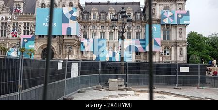 Parvis en travaux devant l'Hôtel de Ville de Paris Stockfoto