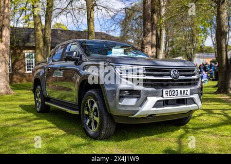 2023 Volkswagen Amarok, ausgestellt auf dem April Scramble im Bicester Heritage Centre am 21. April 2024. Stockfoto