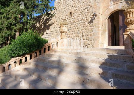 Eintritt zum Kloster Saint Ananias, bekannt als Deyrulzafaran oder Safran Kloster, Mardin, Türkei Stockfoto
