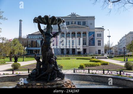 Lettische Nationaloper, erbaut nach Entwürfen des Architekten Ludwig Bohnstedt im neoklassizistischen Stil, 1863 in Riga, Lettland Stockfoto