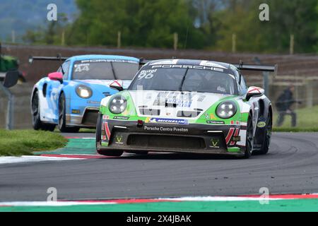 Nur ein leichter Vorderradhub, Jack Butel, Porsche 911 GT3 Cup, Toro Verde GT, Porsche Carrera Cup Great Britain 2024, eine einzelne Marke Serie mit al Stockfoto