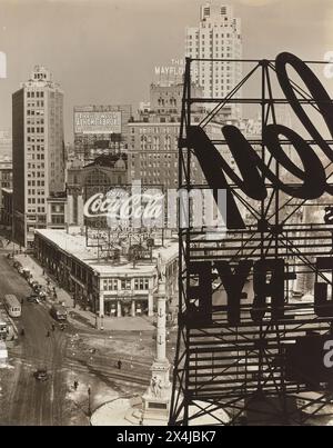 Hochwinkelansicht des Columbus Circle, New York City, New York, USA, Berenice Abbott, Federal Art Project, Changing New York, Februar 1936 Stockfoto