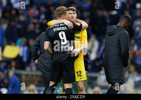 Viktor Gyokeres, Franco Israel während des Liga Portugal Spiels zwischen dem FC Porto und Sporting CP im Estadio do Dragao, Porto, Portugal. (Maciej Rogowski) Stockfoto