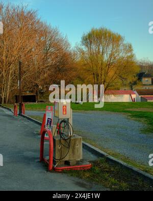Eine Luftpumpe mit Frühlingsfarben in Marion, Virginia Stockfoto