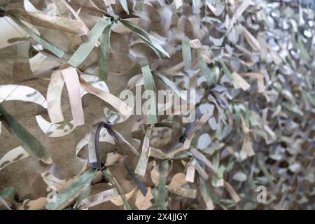 Kiew, Kiew-Stadt, Ukraine. Mai 2024. Freiwillige Helfer im žVolunteer Center - helfen Armee und Zivilisten, Tarnnetze für ukrainische Frontsoldaten zu bauen. (Kreditbild: © Andreas Stroh/ZUMA Press Wire) NUR REDAKTIONELLE VERWENDUNG! Nicht für kommerzielle ZWECKE! Stockfoto