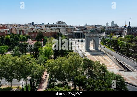 Monumentalbogen der Moncloa, nördlicher Eingang zur Stadt Madrid, Spanien. Stockfoto